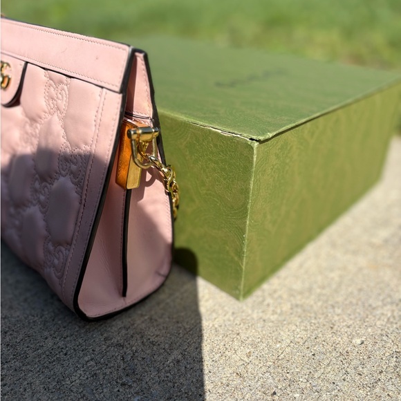 Gucci Blush Pink Shoulder Bag with Gold Chain - Picture 4 of 9